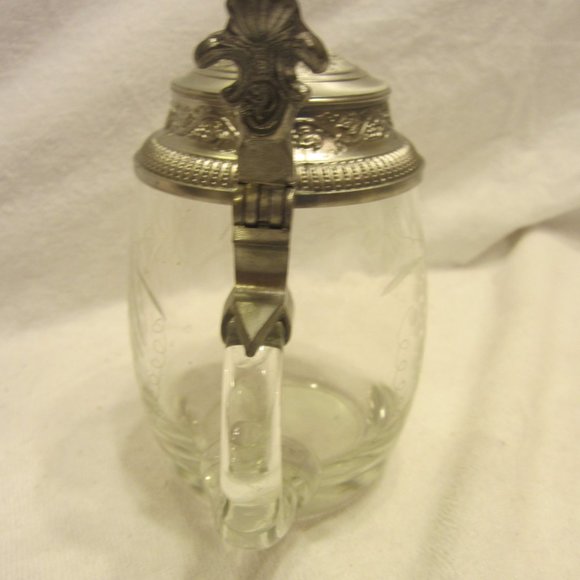 VTG TANKARD, ETCHED GLASS W/PEWTER TOP, GRAPE DESIGN, - Picture 2 of 8